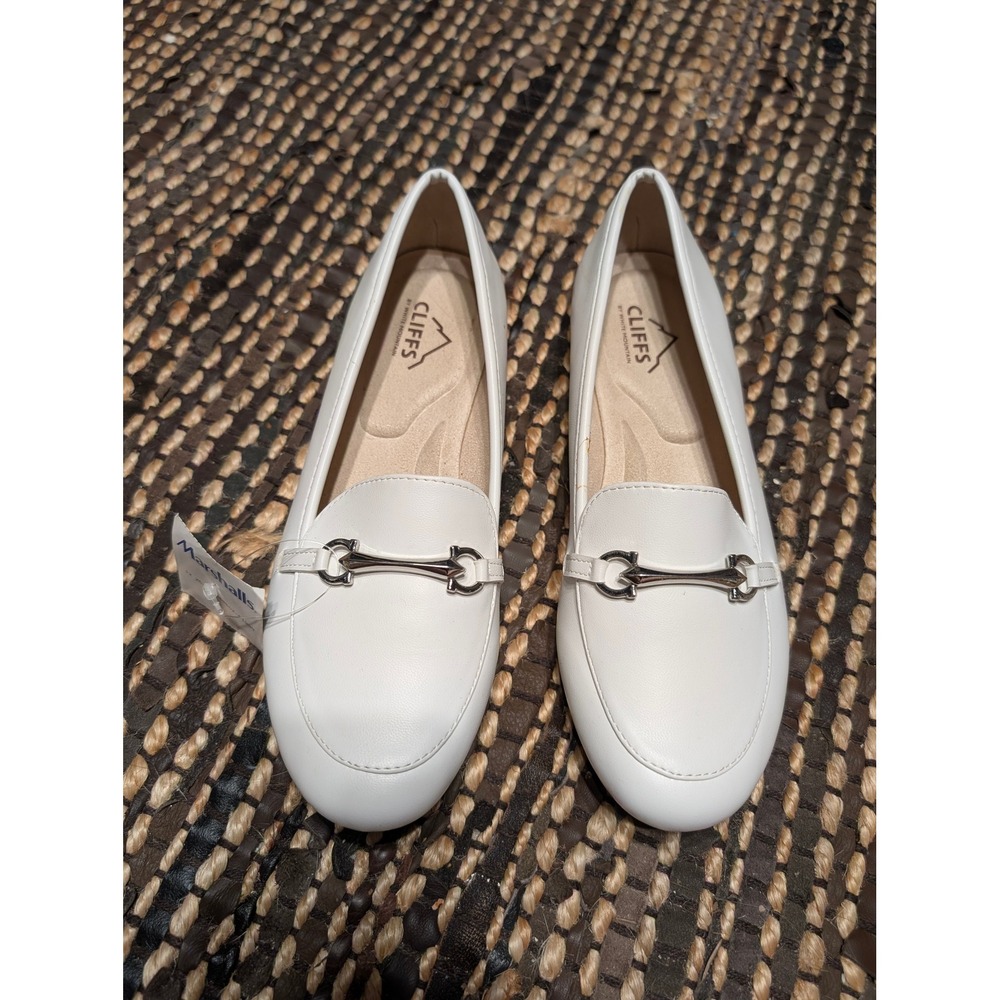 Cliffs by White Mountain Glowing White Horsebit Loafers Womens 7 Flat Shoes NEW